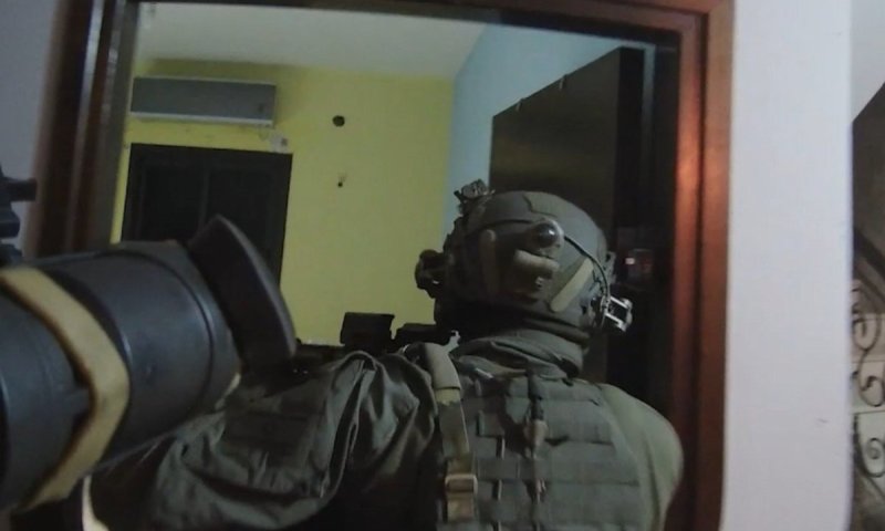 צפו: לוחמי ימ"מ עוצרים מחבלים באום אל פאחם