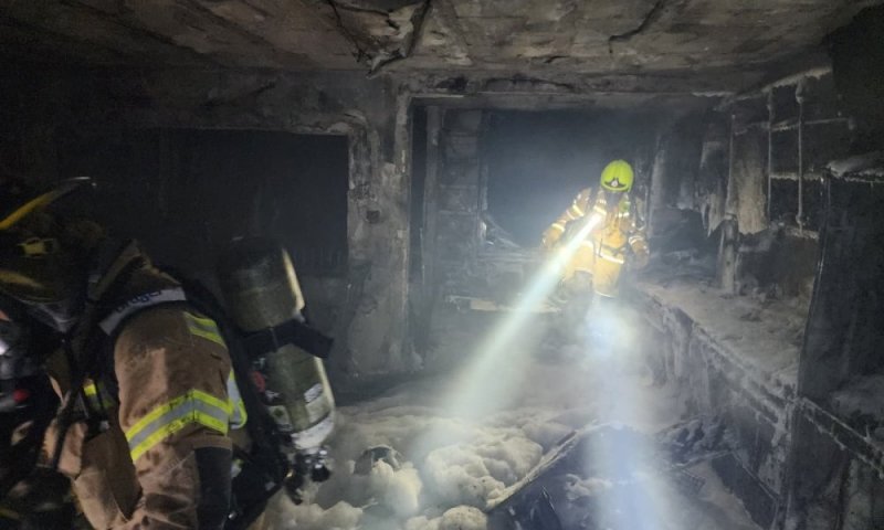 שלושה נפגעים בשריפה בבניין מגורים בחיפה