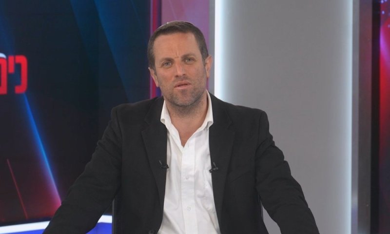 דמעות באולפן: "בזמן שחילצנו גופות, אחרים עשו יחסי ציבור"