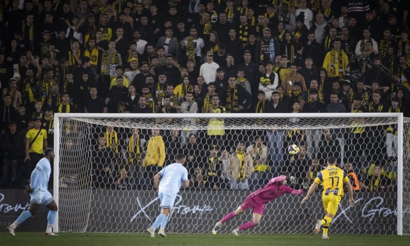 בשירות האדומים: בית"ר ומכבי ת"א נפרדו בתיקו