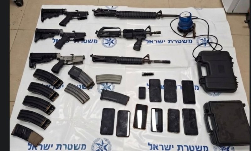 ירושלים: נשקי M16 ומחסניות נתפסו בפשיטה של מסתערבים