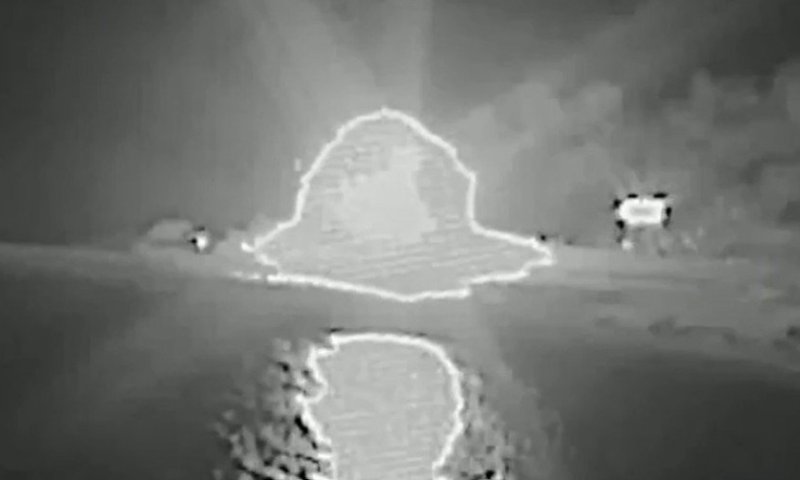 ארה"ב תקפה את ספינות הקרב ונושאת המל"טים של איראן