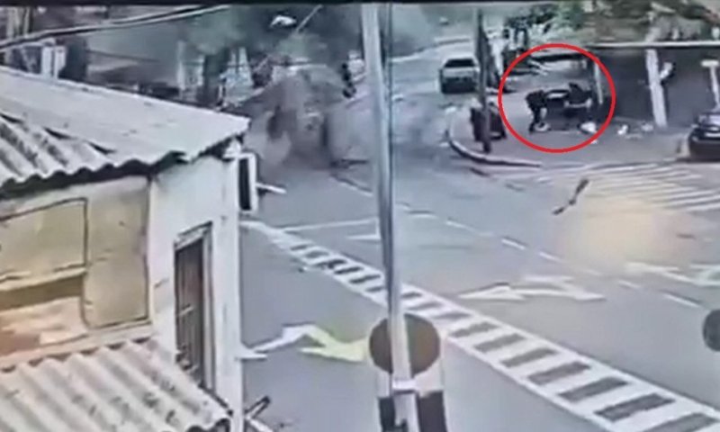 תיעוד מתל אביב: הטיל מתפוצץ ליד אנשים שלא הלכו למרחב מוגן