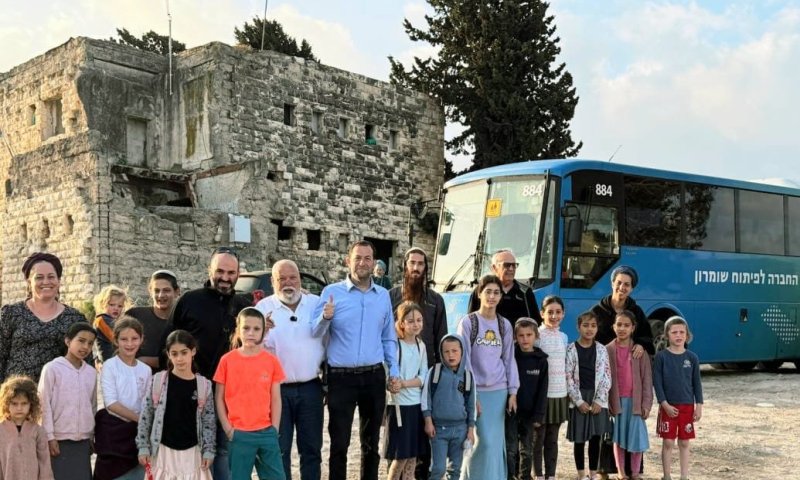 21 שנה אחרי הגירוש: משה שוסטר חזר להסיע את ילדי שא-נור