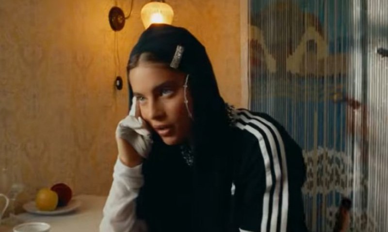 בובה של אף אחד: נועה קירל משחררת להיט חדש