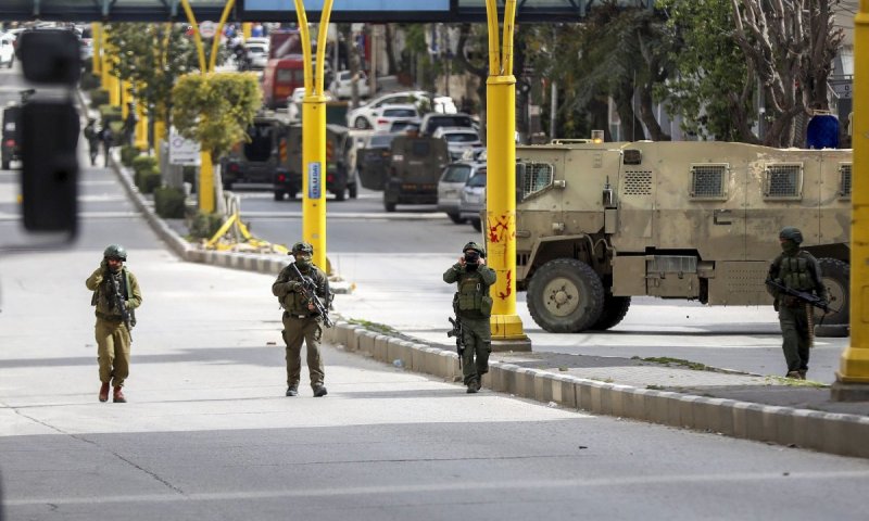 מחבל ערבי יידה אבנים בשומרון; צה"ל הטיל כתר על הכפר