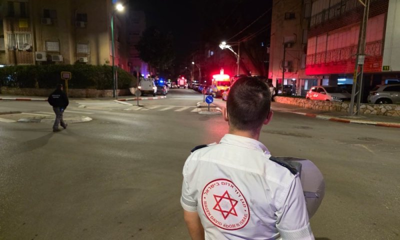 טרגדיה בפתח תקווה: בת 60 חולצה משריפה ללא רוח חיים