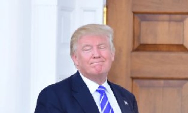 בושה בבית הלבן: אנטישמית ניהלה את דיון הוועדה נגד אנטישמיות