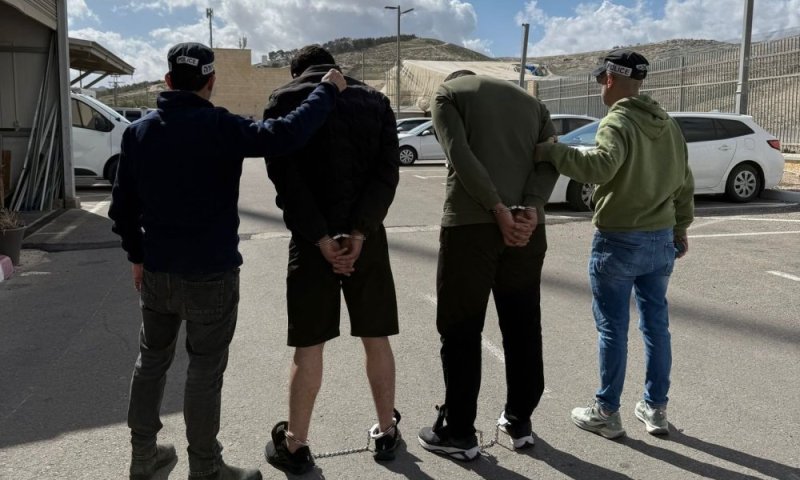 שלושה פלסטינים נעצרו בחשד להשלכת בקת"בים לעבר בית אל