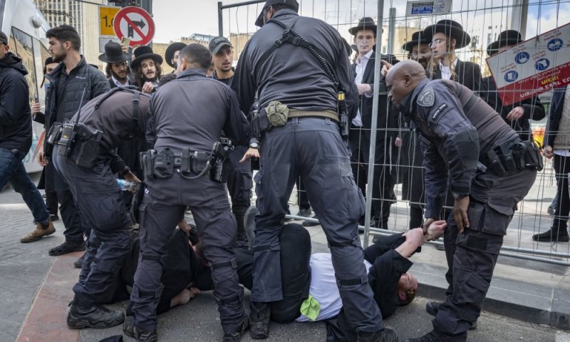 יממה אחרי בני ברק: חרדים חוסמים את ירושלים ובית שמש