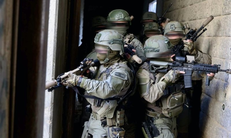 לוחמים ומסתערבי מג"ב עצרו מחבלים במחנה הפליטים עקאבת ג'בר