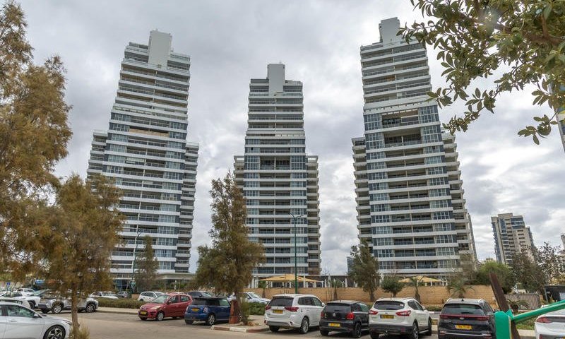 דיווח ראשוני: חשש ללכודים בסופרמרקט בנתניה