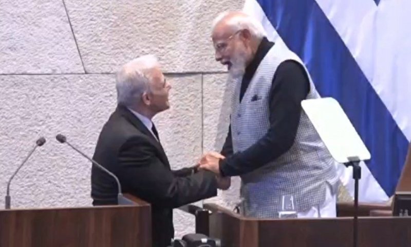 צפו: ההתנצלות של לפיד בפני ראש ממשלת הודו