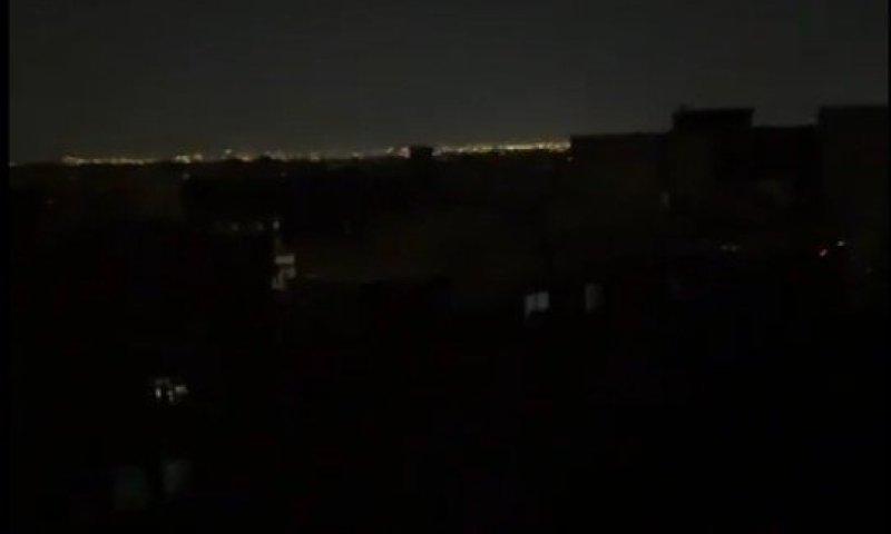 מכת חושך בטהרן: אחרי תקיפות ישראליות - בירת איראן בעלטה