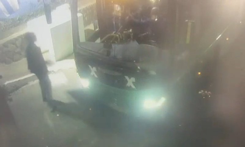 בן 17 תקף נוסעים בקו שיצא מטבריה לירושלים: "אני אקרע אותך"