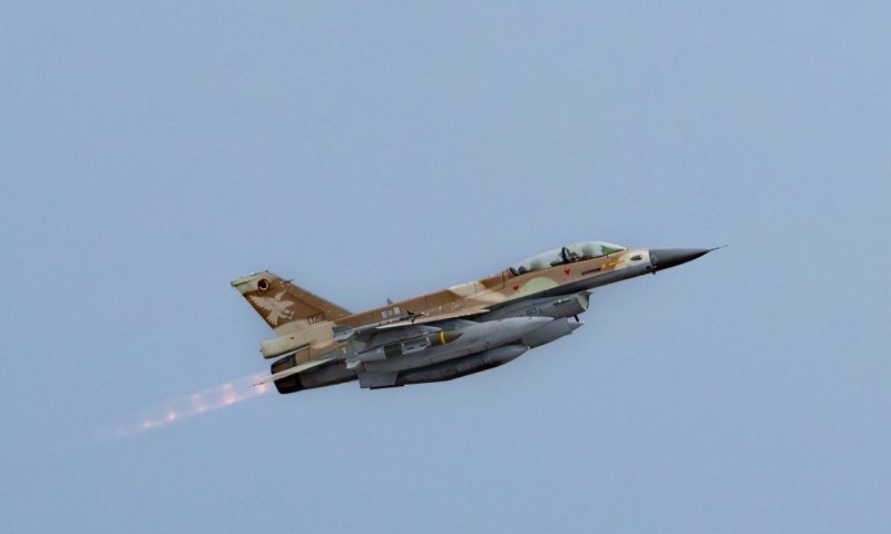 תיעוד: צה״ל תוקף עשרות מסוקים ומטוסים של חיל האוויר האיראני