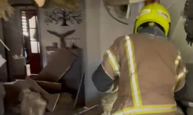 תיעוד זירת הנפילה בבאר שבע: 4 בני אדם במצב קל מפציעת הדף