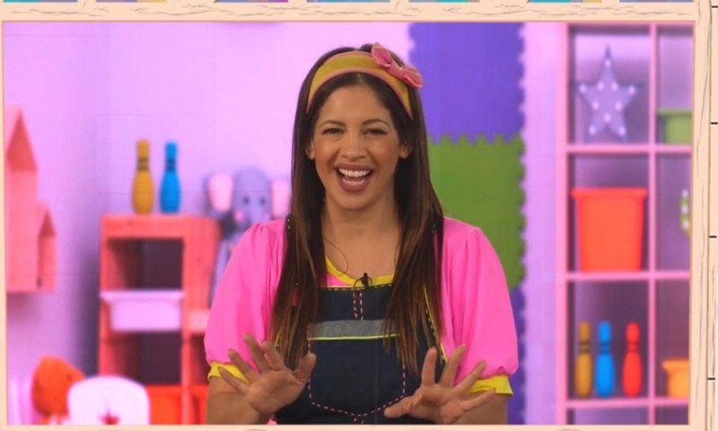 הילדים בבית? תנו להם לצפות ב"עם אביה בממ"ד"