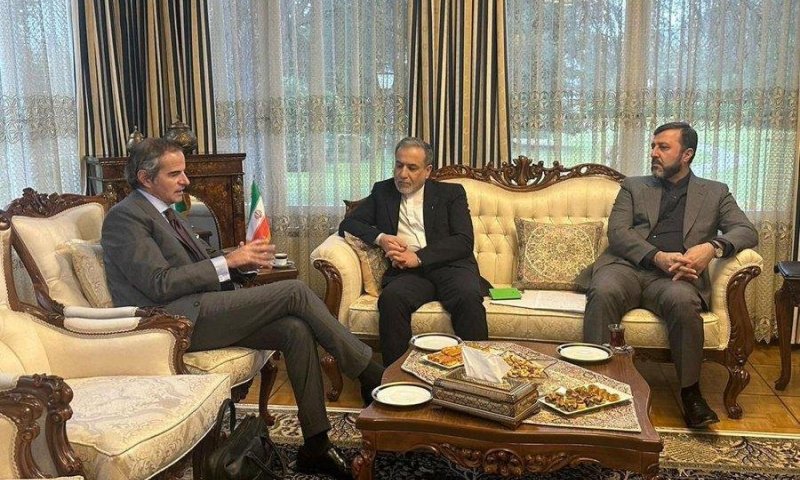 אחרי האזהרה החמורה: איראן נפגשה עם סוכנות המעקב הגרעינית