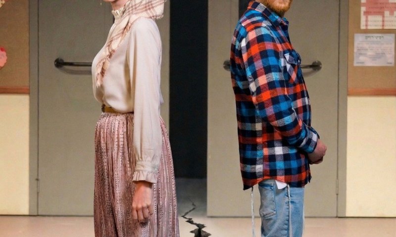 מחזה חדש.חנאל ומכבית