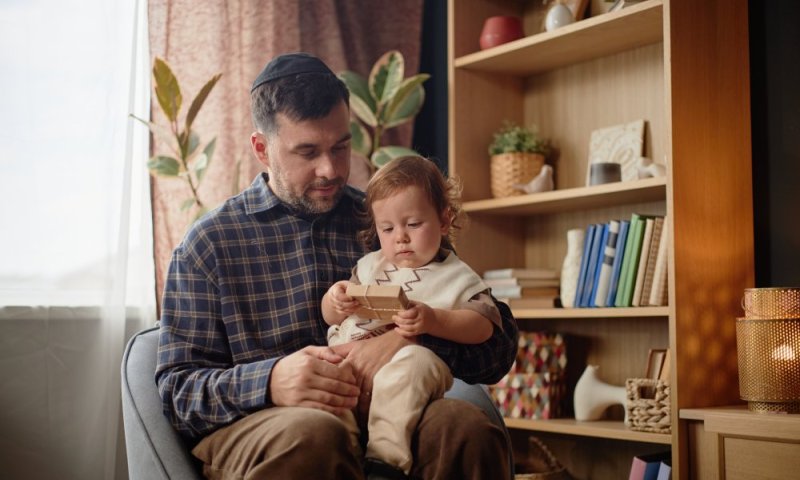 חמש דקות של נחת: כך תעבירו את יום שישי הקצר עם הילדים