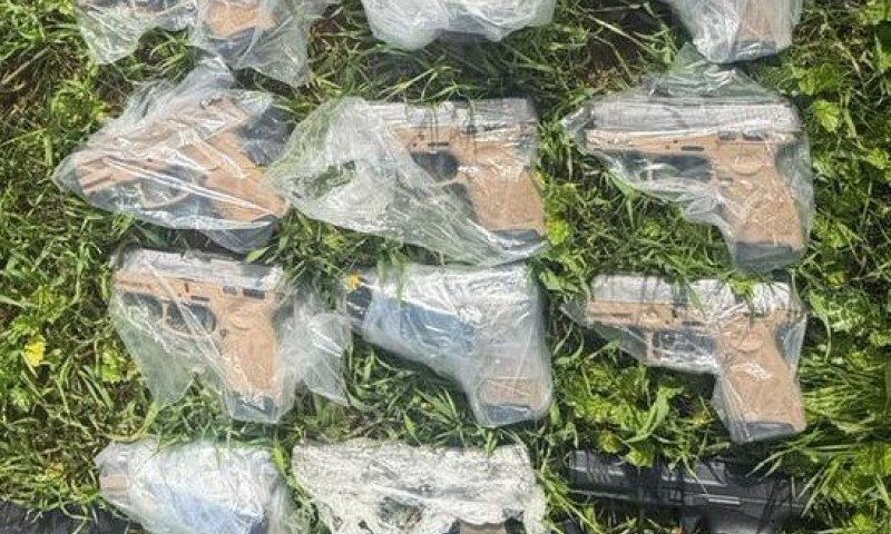 כוחות הביטחון סיכלו ניסיון הברחה של 12 אקדחים באמצעות רחפן