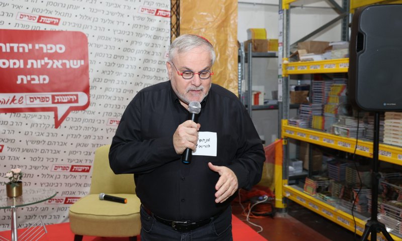 למרות הכל: מנחם הורביץ הגיע למפגש השנתי של עיתונאי המגזר