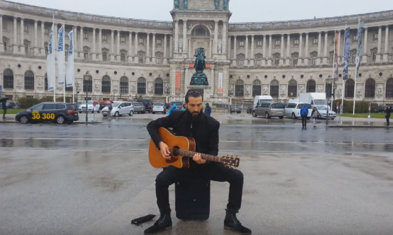 "לעוף אליך": רועי לביא בקליפ חדש