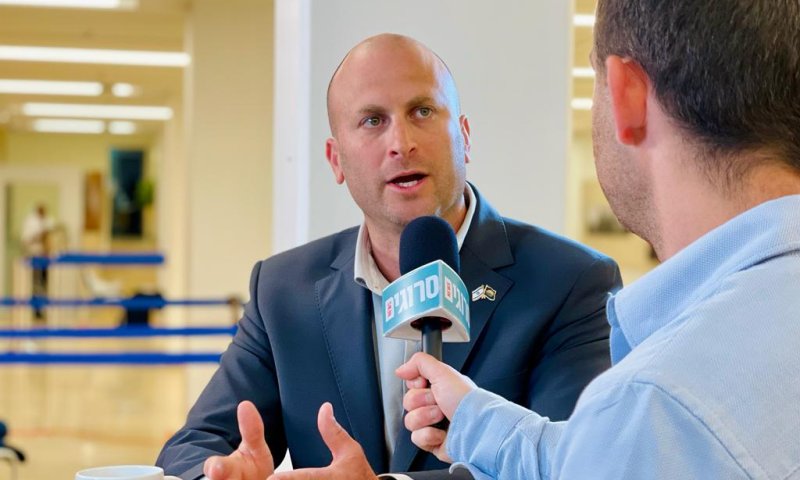 קרויזר דורש: גופת המחבל לא תוחזר בלי אורון והדר