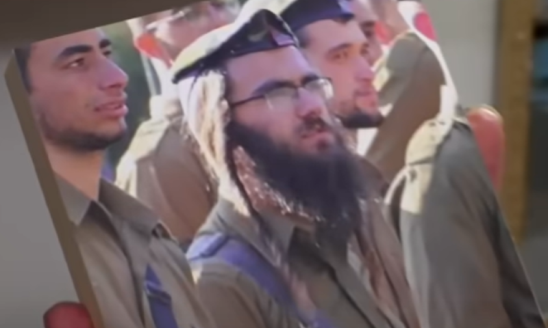 הרב הסרוג ששכל שלושה נכדים בשנה אחת. צפו