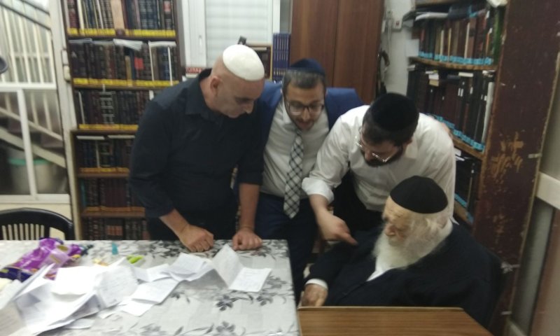 המפגש המרגש של יובל המבולבל אצל הרב קנייבסקי