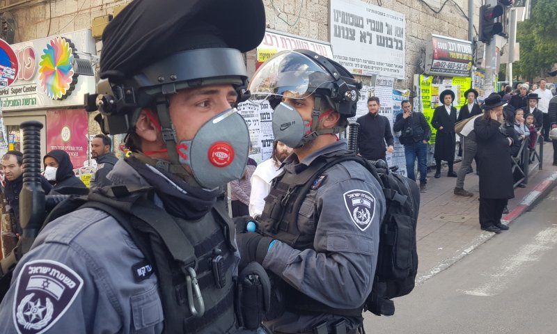 עימות בשכונת מאה שערים בעת אכיפת צו הקורונה