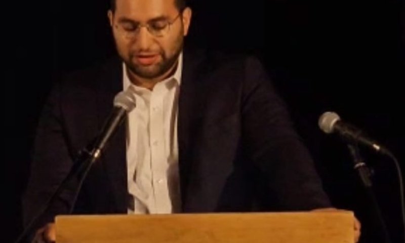 פעילת שמאל התפרצה לנאומו של השר וסרלאוף