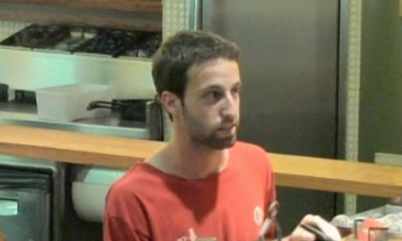 הח"כ תועד במצלמה נסתרת וריגש את הרשת. צפו