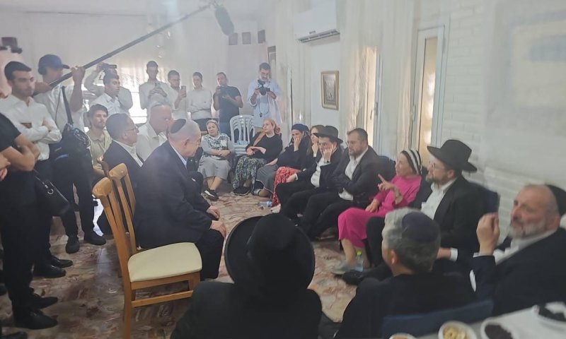 בן גביר ונתניהו בניחום אבלים אצל אריה דרעי