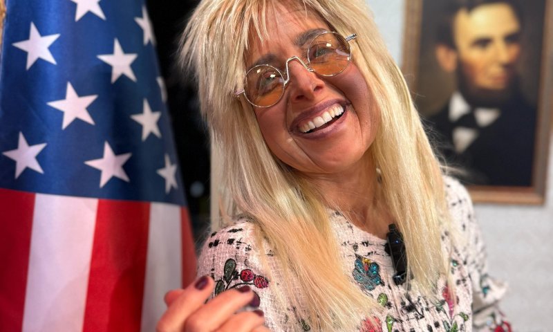 אשת הצללים: מרים אדלסון מגיעה ל'ארץ נהדרת' | צפו