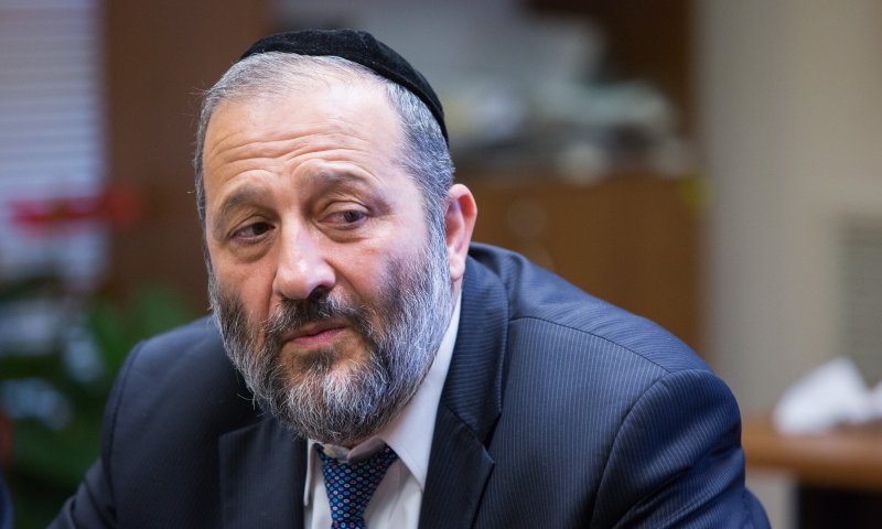 בג"צ: דרעי שהורשע בשוחד יכול לכהן כשר