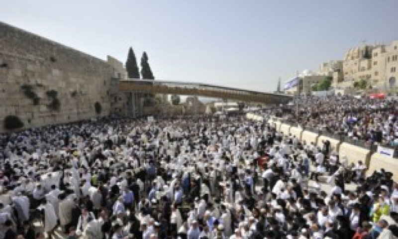 עלייה לרגל: כך חוגגים את פסח בכותל המערבי