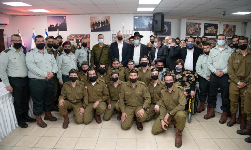 גנץ בהדלקת נרות עם נצח יהודה: "מלאי הערכה"