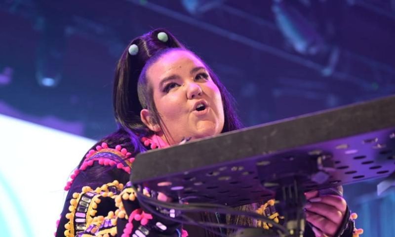 נטע השיקה מופע והסלבס באו לרקוד