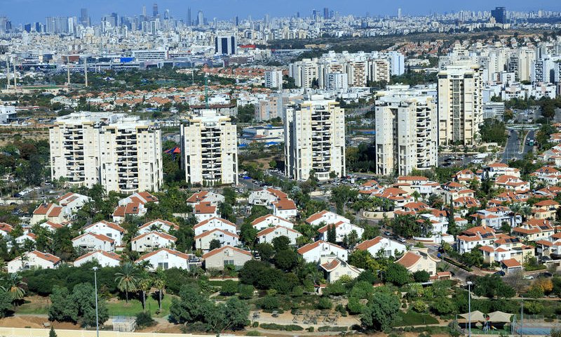 אימה באיזור המרכז: "פחד אלוהים לצאת מהבית"