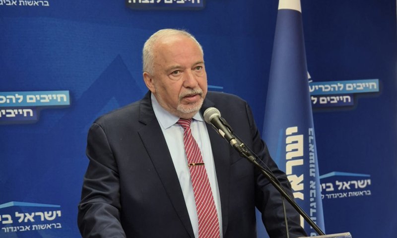 ליברמן מזהיר: "הממשלה מובילה אותנו למלחמת אזרחים"