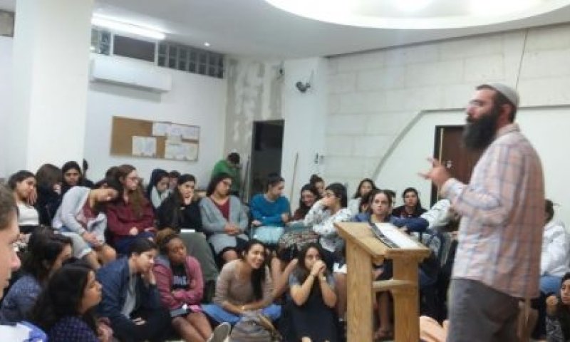 הוריי מתנגדים שאלמד תורה ביו"ש; מה עליי לעשות?