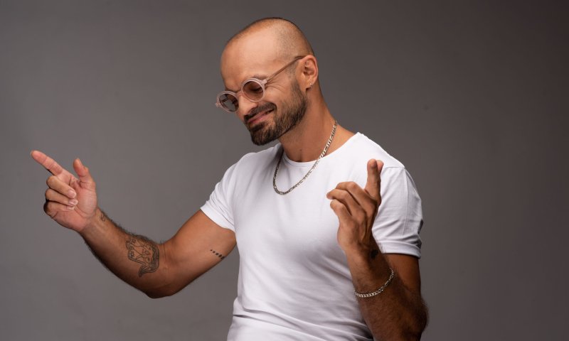 יום הולדת שמח: עשרה דברים שלא ידעתם על הזמר אברהם טל