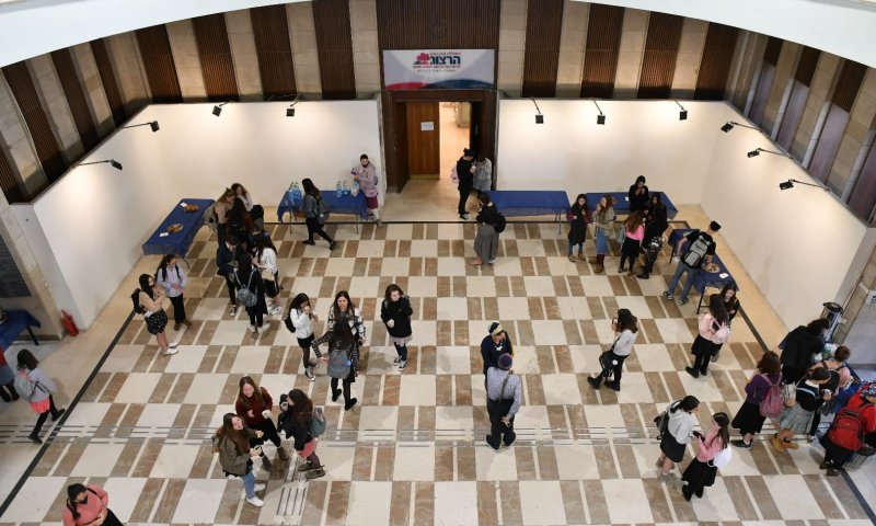 "שורה ראשונה": אלו הזוכים בתחרות הכתיבה של החמ"ד