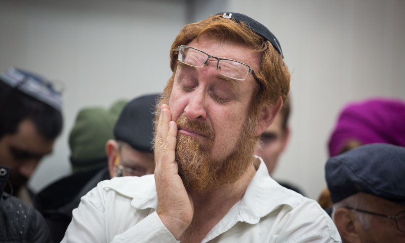 "לחצו על יהודה לקום מהשבעה ולהגיע להצבעה"