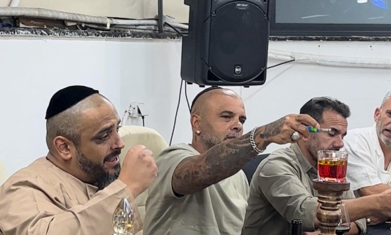 בהשתתפות אייל גולן: מעמד הקבלת פני רבו בחולון