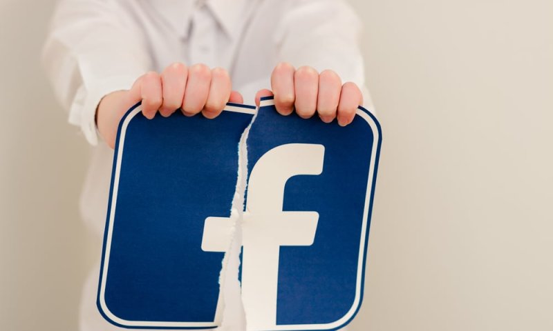 נכנעת לתחרות? פייסבוק מאבדת את הקהל הצעיר