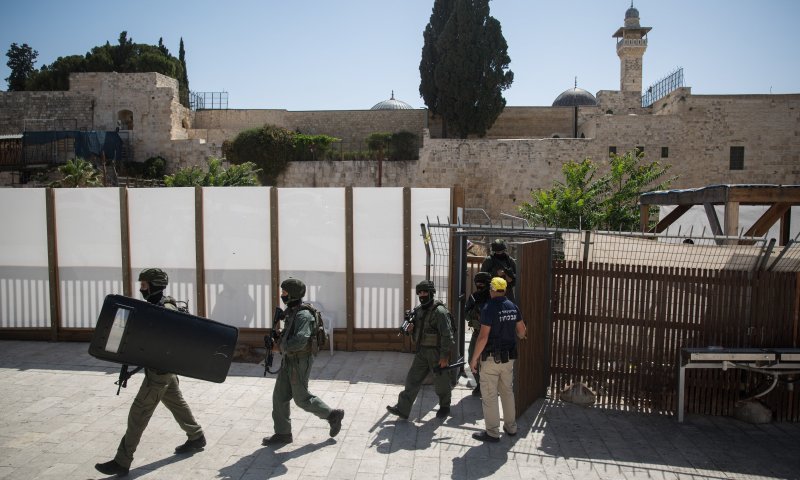 חרפה: הר הבית נפתח למוסלמים אך סגור ליהודים