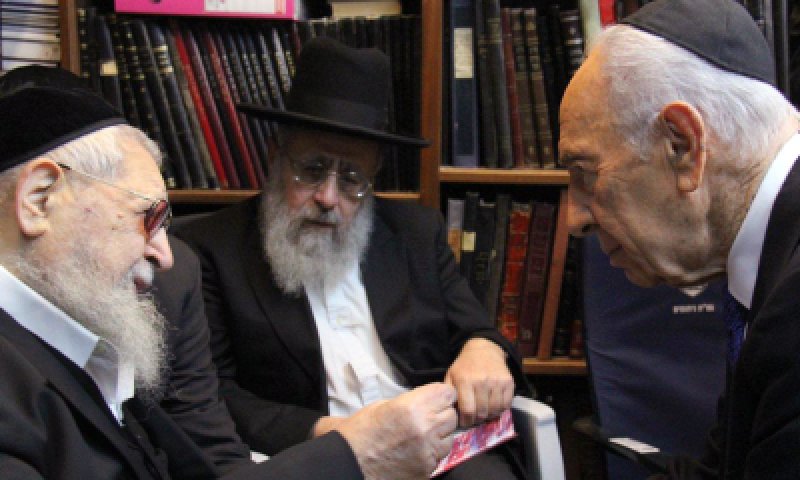 גלרייה: נשיא המדינה מנחם את הרב עובדיה יוסף